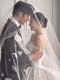 Classy Elegant Ball Gown Strapless White Satin Applique With Veil Gloves Long Wedding Dresses HZ1024
