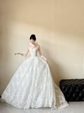Dreamy Ball Gown Strapless White Lace With Gloves Long Wedding Dresses HZ1024