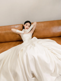Eelgant Ball Gown Strapless Satin Applique With Gloves Long Wedding Dresses HZ1024